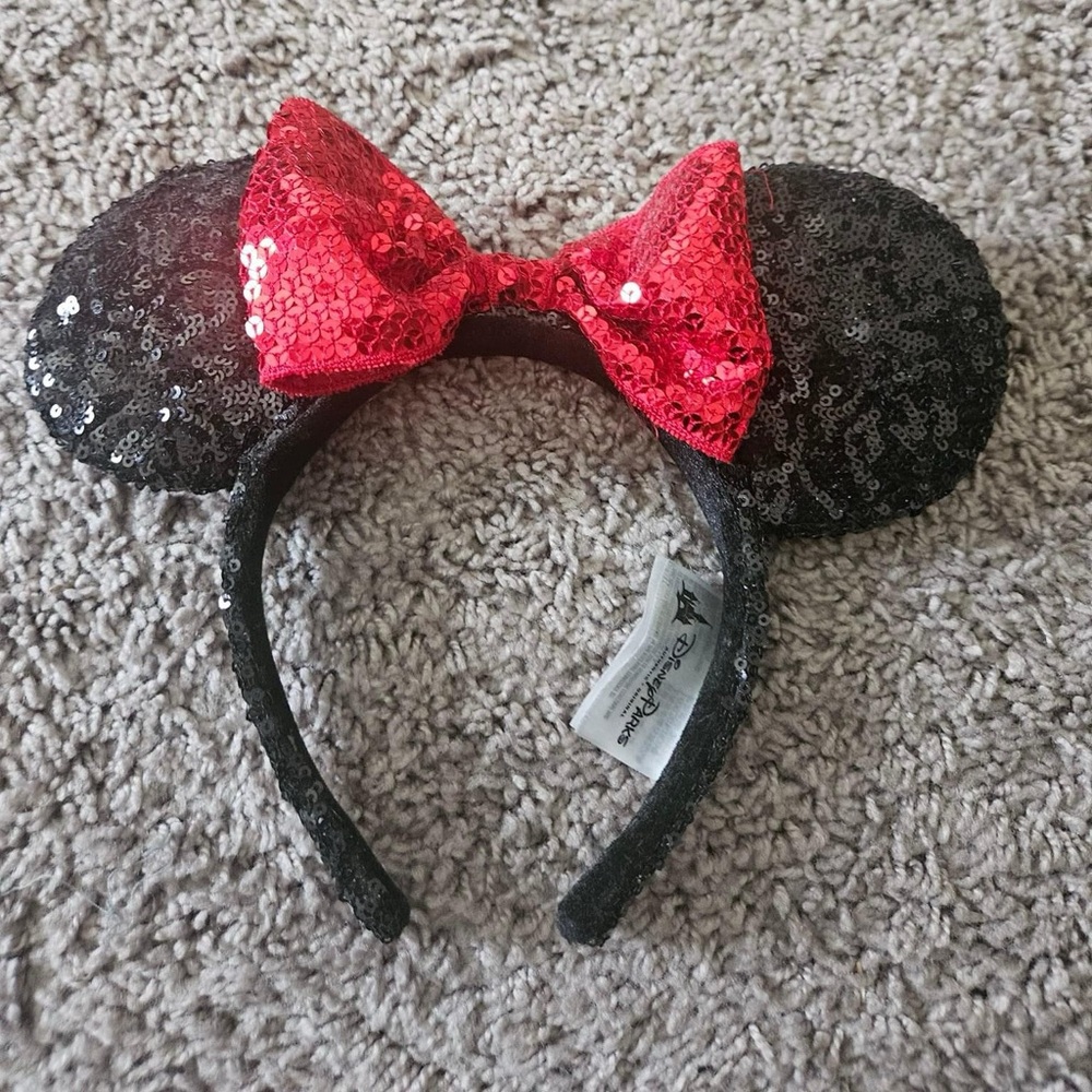 Minnie Mouse ears